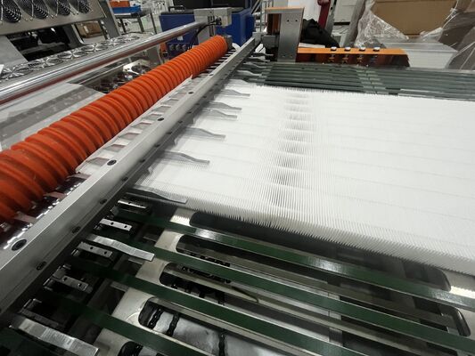高効率フィルター生産ライン 300mm プレート高さ 自動HEPAフィルター プレート&粘着生産ライン