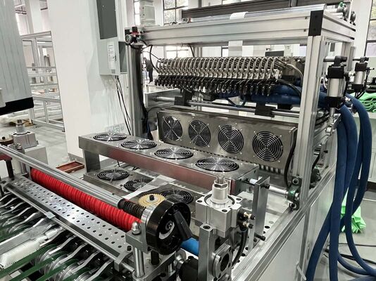 大規模生産向けカスタムビルド ろ過システム用接着機 環境制御強化