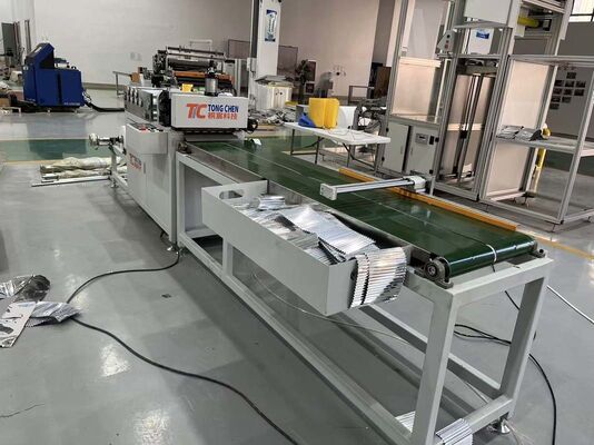 高容量操作および高量生産のための,隔壁付きアルミニウムプレート製造機械